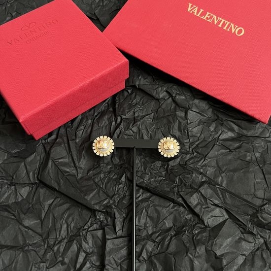 Valentino Simple Fashion Versatile Earrings