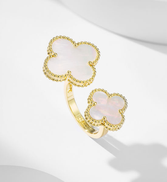 Van Cleef & Arpels VCA Sunny Yellow Gold Filigree Pendant