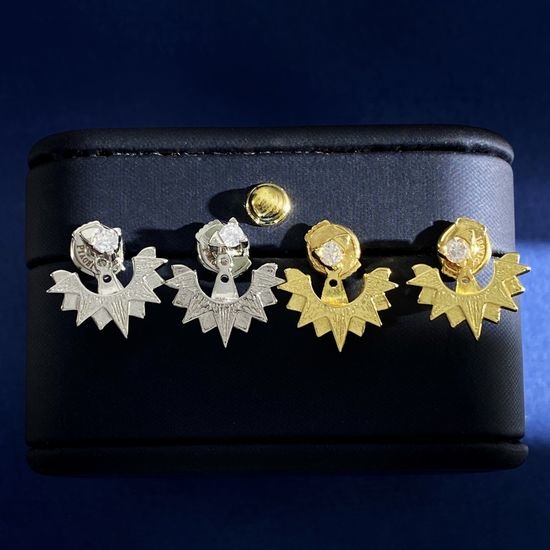 Piaget Classic Diamond Stud Earrings for Daily Wear