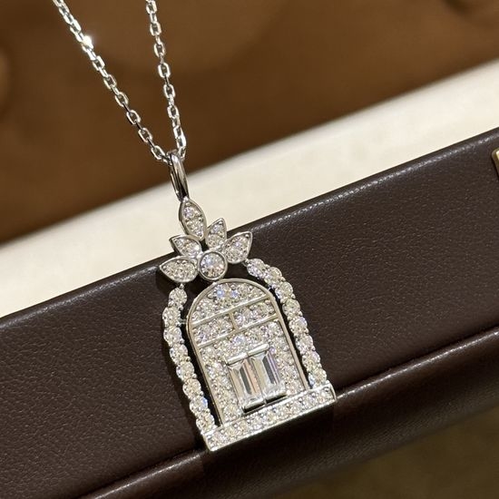 Harry Winston Castle Design Diamond Cut Necklace