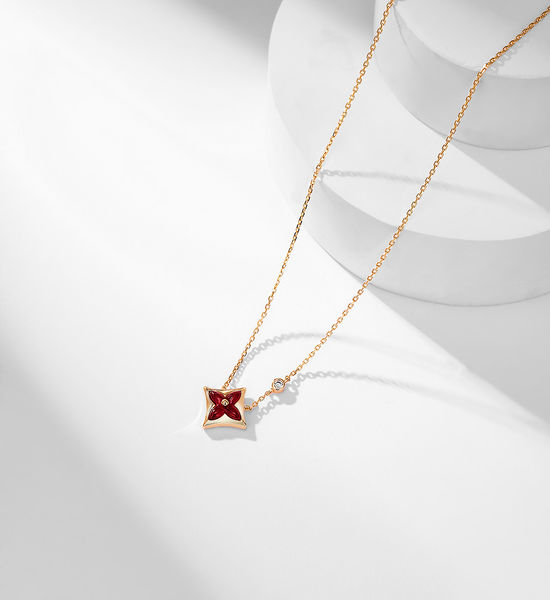 Louis Vuitton LV Red Mother of Pearl Flower Necklace Fine Craft