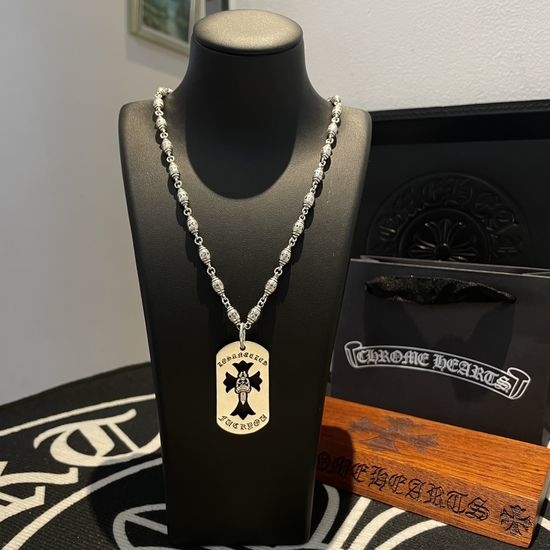 Chrome Hearts Retro Pattern Engraved Pendant Necklace