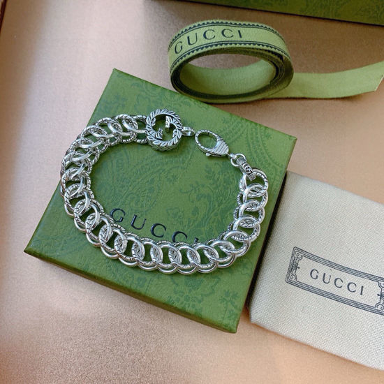 Gucci Classic Delicate Bracelet Daily Wear Essential