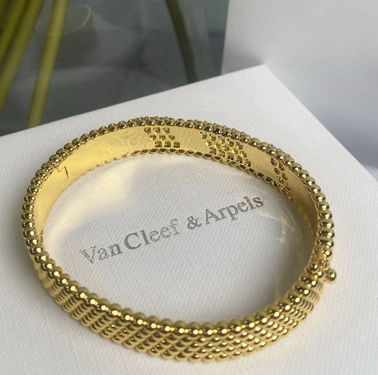 Van Cleef & Arpels VCA Elegant Gold Bead Retro Necklace
