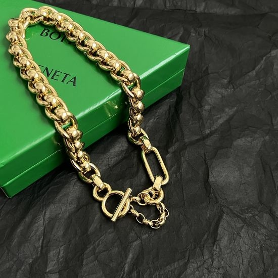 Bottega Veneta BV Minimalist Metal Necklace Stylish Design