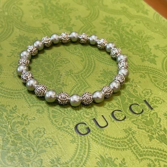 Gucci Natural Pearl Distressed Bracelet