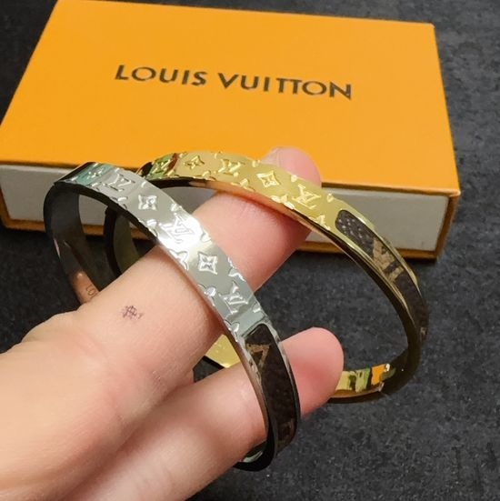 Louis Vuitton LV Engraved Leather Vintage Unique Bangle