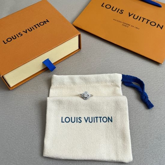 Louis Vuitton LV Stylish Retro Classic Ring