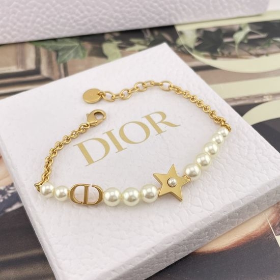 Christian Dior CD Star Pearl Invisible Setting Bracelet