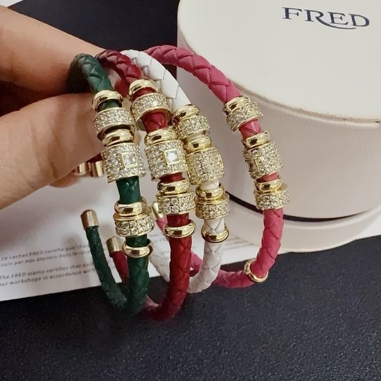 Fred Horseshoe Buckle Bracelet in Four Colors