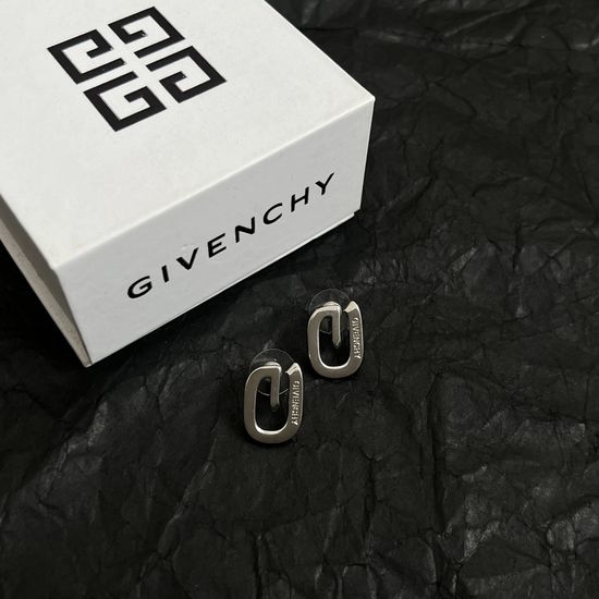 Givenchy Versatile Fashion Stud Earrings