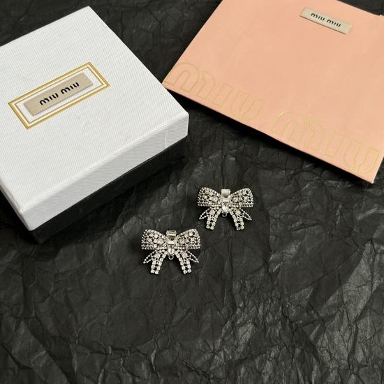 Miu Miu Minimalist Versatile Stud Earrings