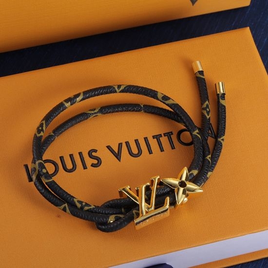 Louis Vuitton LV Delicate Classic Design Bracelet