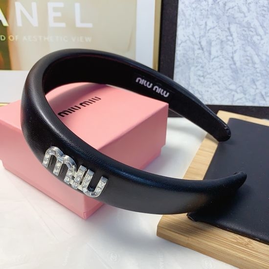 Miu Miu Sheepskin Simple Elegant Headband