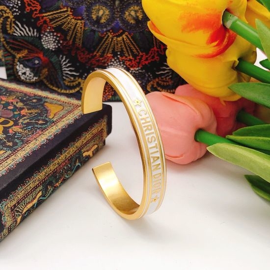 Christian Dior CD Letter Star Bangle High Quality Material