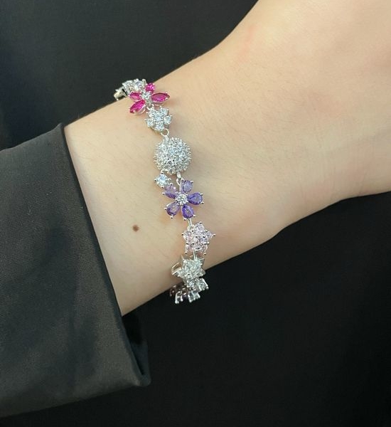 Van Cleef & Arpels VCA Color Diamond Floral Bracelet