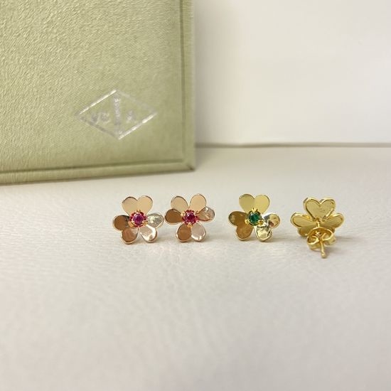 Van Cleef & Arpels VCA Two Tone Clover Stud Earrings