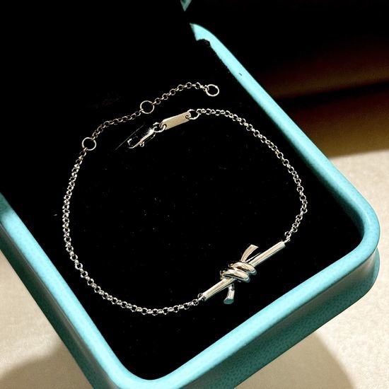 Tiffany & Co. Knot Design Smooth Surface Bracelet