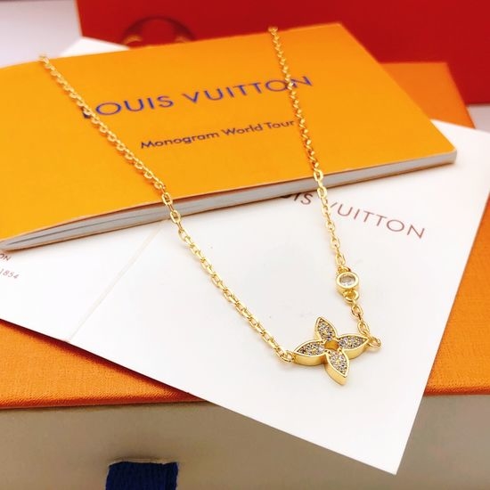 Louis Vuitton LV Hollow Flower Diamond Decorated Necklace