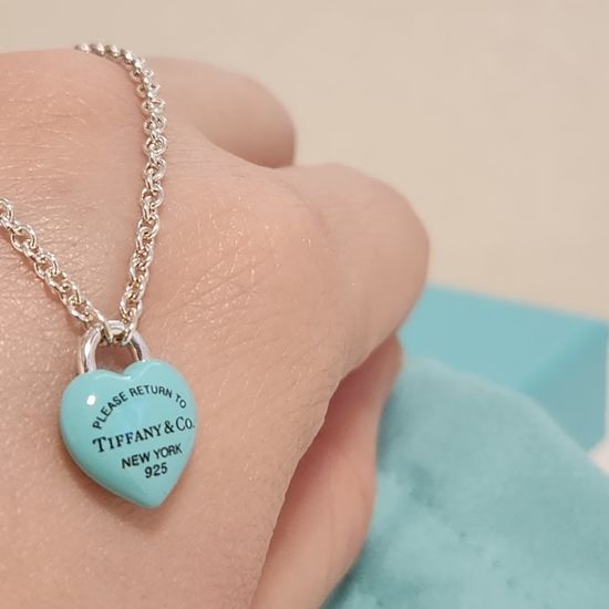 Tiffany & Co. Enamel Heart Pendant Necklace Classic Jewelry