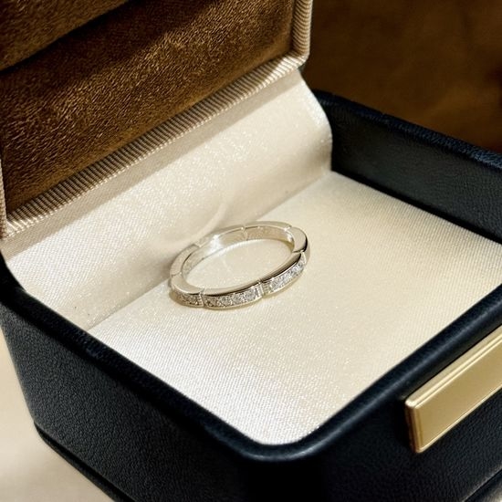 Cartier Single Row Diamond Chain Style Ring