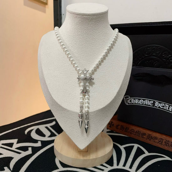 Chrome Hearts Cross Pearl Necklace Stylish Elegant Design