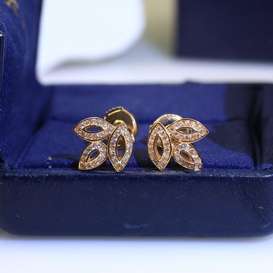 Harry Winston Flower Shape Inlaid Stud Earrings