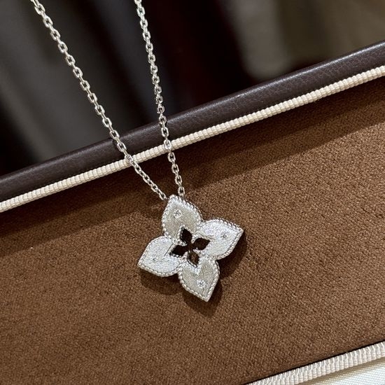 Buccellati Hollow Clover Frosted Brushed Necklace