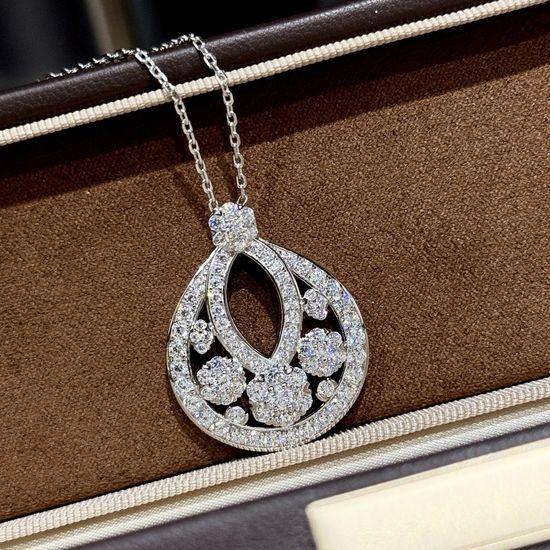 Van Cleef & Arpels VCA Floral Hollow Diamond Pendant Necklace