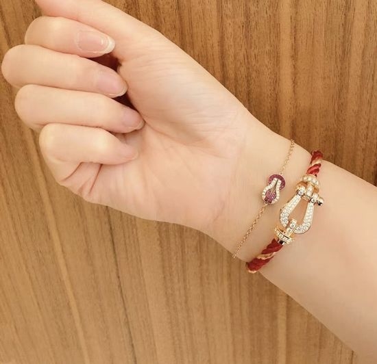 Fred Pink White Diamond Eight Buckle Bracelet