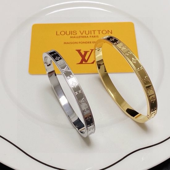 Louis Vuitton LV Carved Bangle Premium Craftsmanship