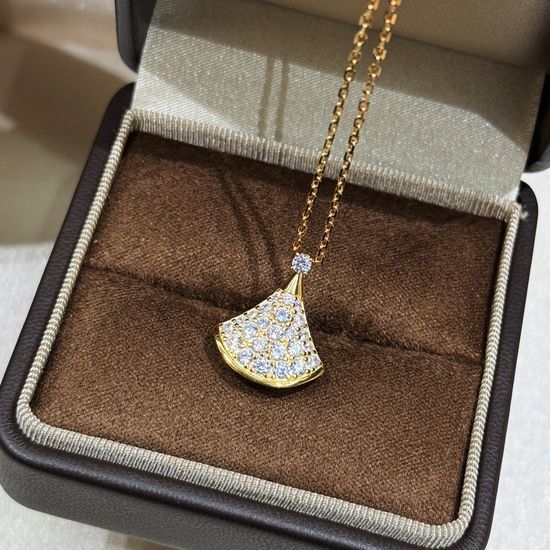 Bottega Veneta BV Half Skirt Full Diamond Inlaid Necklace