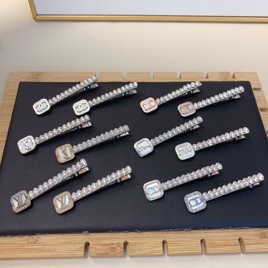 Chanel Elegant Rhinestone Titanium Steel Hair Clips