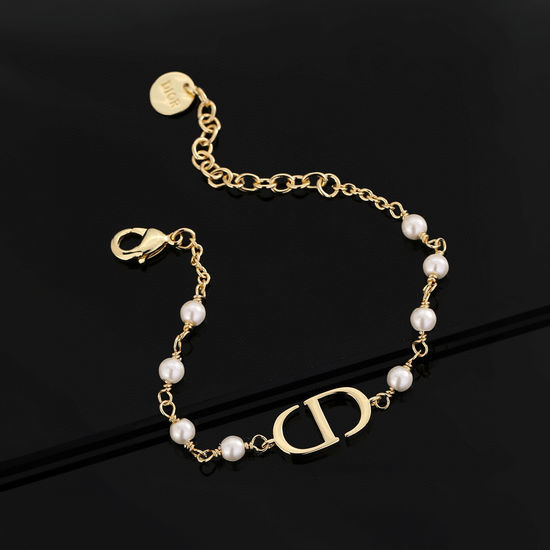 Christian Dior CD Exquisite Pearl Bracelet