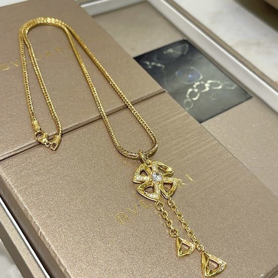 Bvlgari Elegant Tassel Pendant Necklace