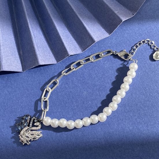 Swarovski Swan Pendant Pearl Stitching Bracelet