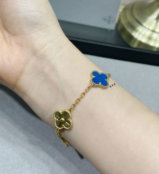 Van Cleef & Arpels VCA Blue Agate Clover Bracelet