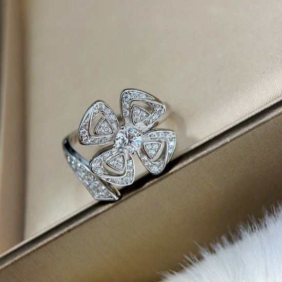 Bottega Veneta BV Paved Clover Adjustable Open Ring