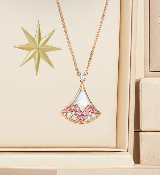 Bvlgari Fan-shaped Gem Inlaid Pendant Necklace