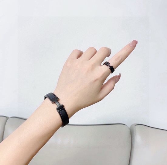 Hermes Minimalist Classic Daily Stackable Band Ring