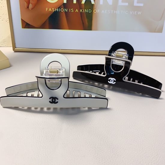 Chanel Minimalist Logo Hair Claw Clip