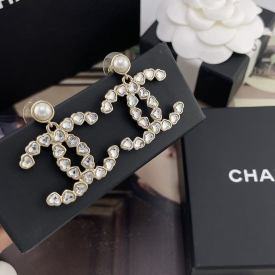 Chanel Heart Rhinestone Decorative Stud Earrings