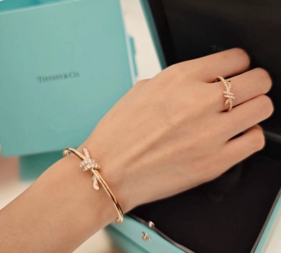 Tiffany & Co. Knot Design Bracelet With Diamonds