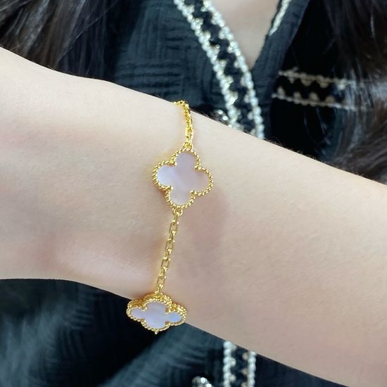 Van Cleef & Arpels VCA Pink Shell Four Leaf Clover Chain Bracelet