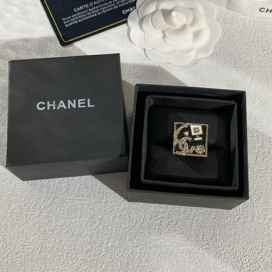 Chanel Perfume Bottle Enamel Exquisite Ring