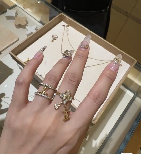 Louis Vuitton LV Vintage Stylish Unique Ring