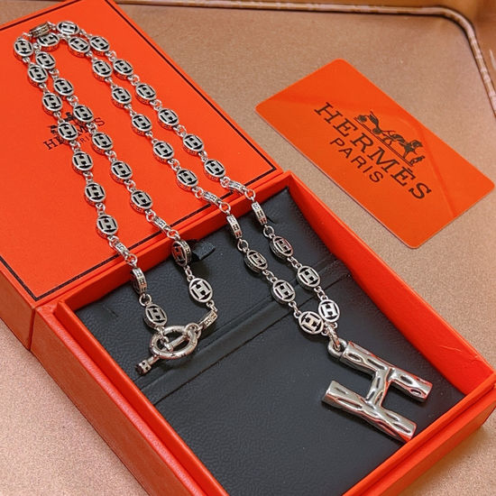 Hermes Round Disc Pendant Classic Necklace