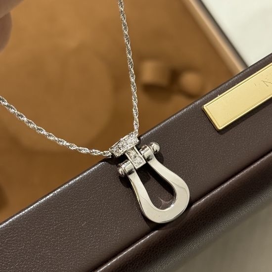 Fred Half Diamond Horseshoe Twisted Necklace