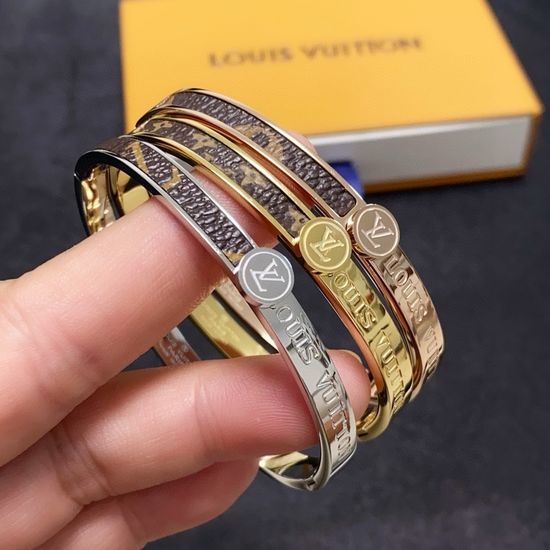 Louis Vuitton LV Leather Bangle Unique Retro Elegant Skin Brightening