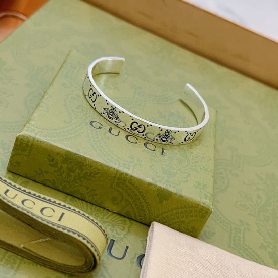 Gucci Vintage Bee Decor Retro Silver Bracelet